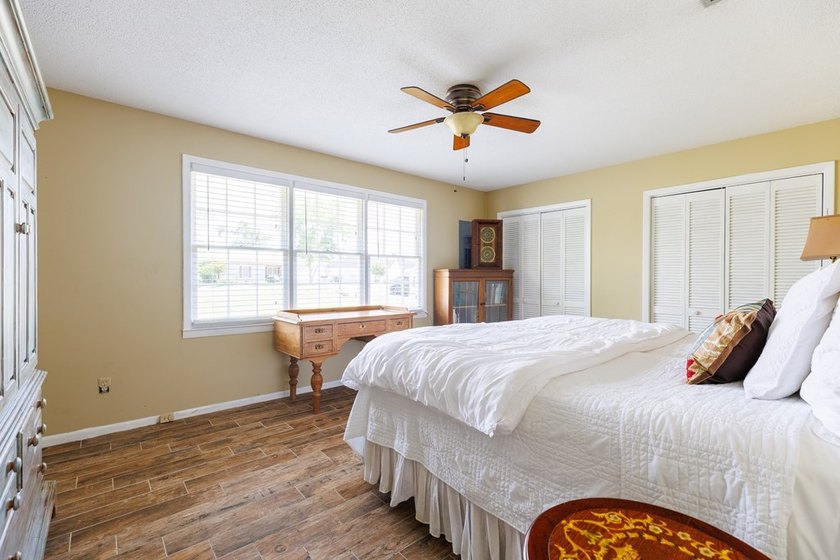 Tucked away on the shores of beautiful Long Pond, this adorable - photo 25