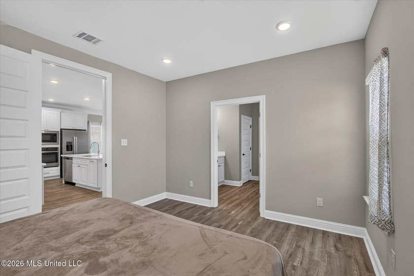 With new construction going up all around Savannah Estates, it - photo 27