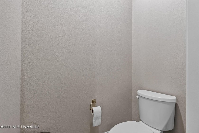 With new construction going up all around Savannah Estates, it - photo 28