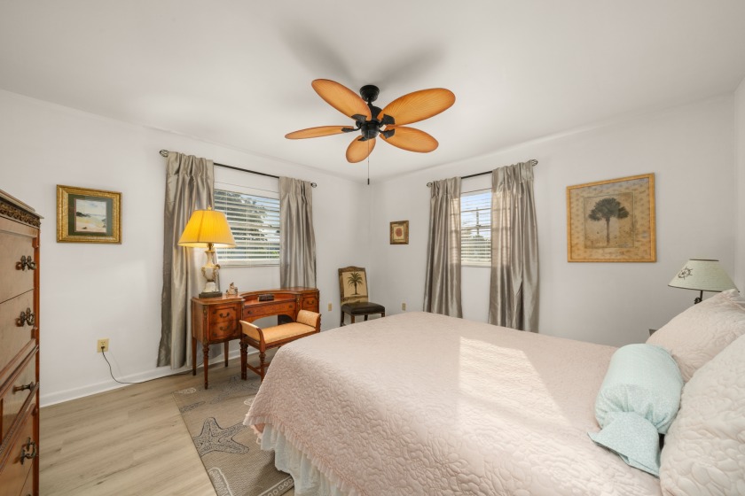 With 2 other bedrooms, you'll have space for guests, family or an office/hobby room - photo 14