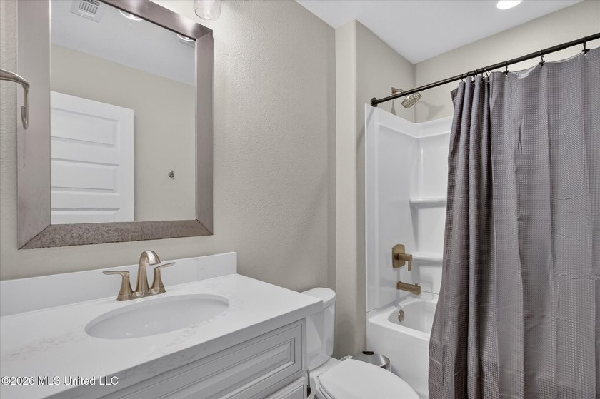 With new construction going up all around Savannah Estates, it - photo 34