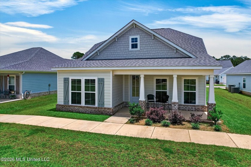 With new construction going up all around Savannah Estates, it - photo 48