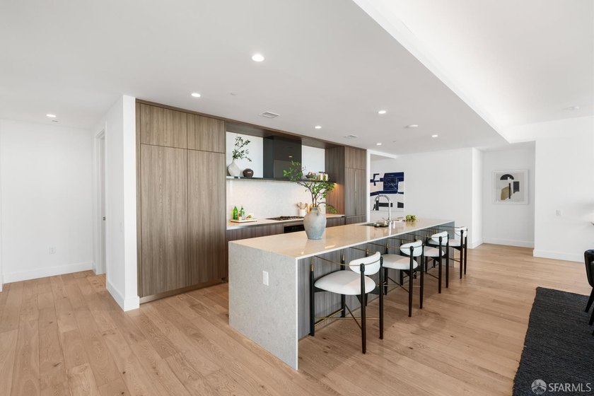 The Residences at Yerba Buena Island offer a rare opportunity to - photo 4