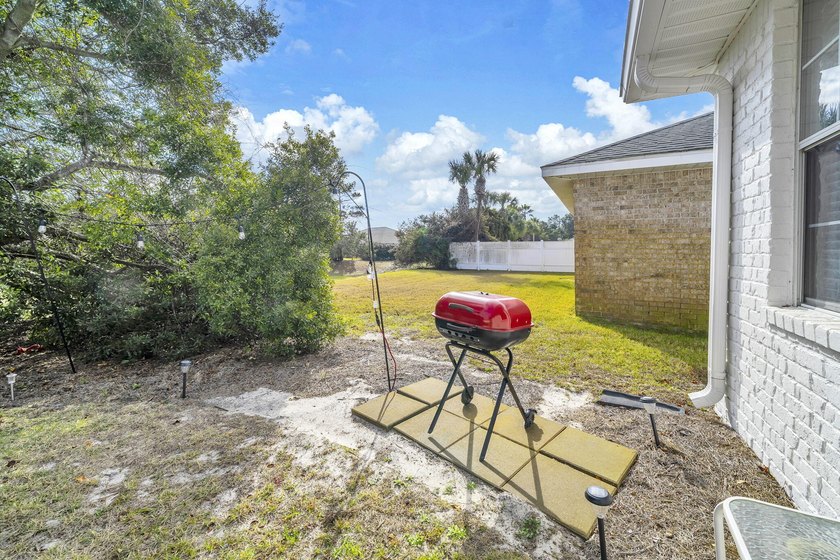 This well-appointed four-bedroom, two-bath home offers 1,919 - photo 33