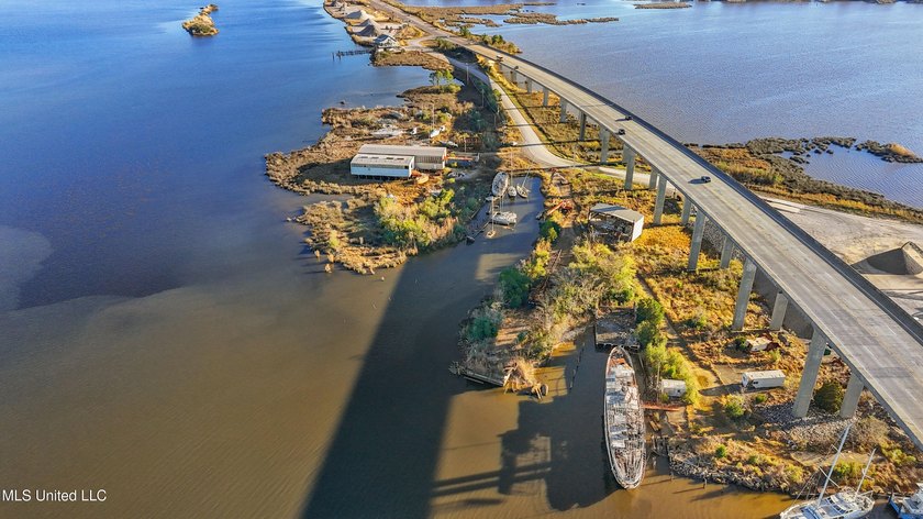 Selling a 7 + acres industrial waterfront property with - photo 5