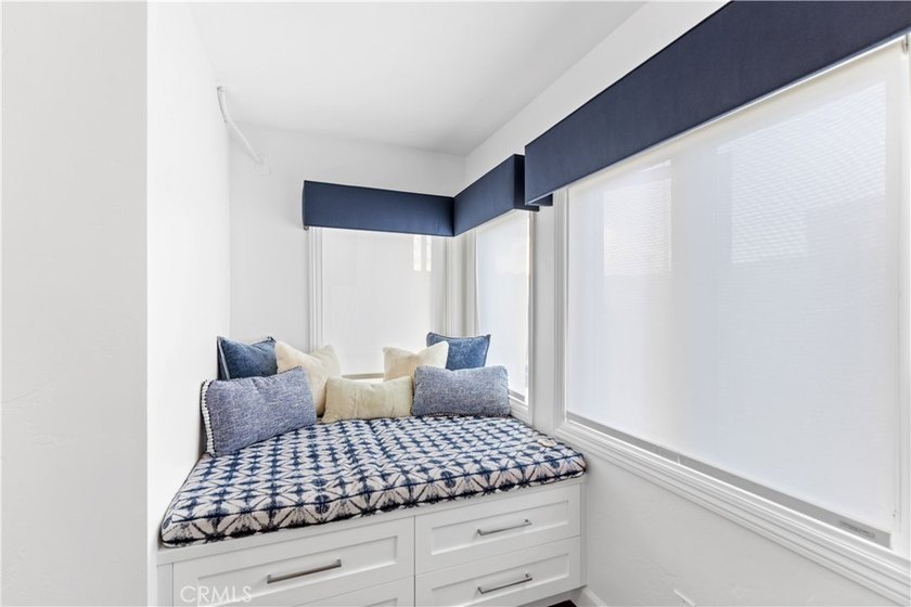 Gorgeous throughout, with a spectacular view - this 2 bedroom 2 - photo 14