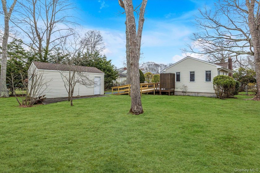 Experience the quintessential Bellport lifestyle in this - photo 18