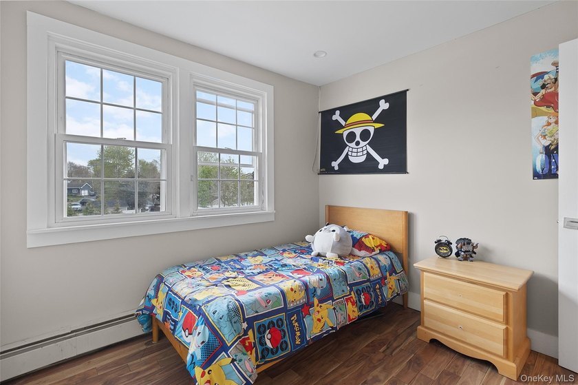 Stunning Fully Renovated Colonial Located In The Highly - photo 17