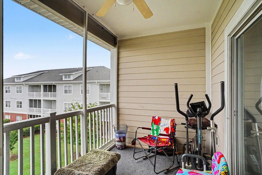 Welcome to this two-bedroom, two-bathroom top-floor condo - photo 20