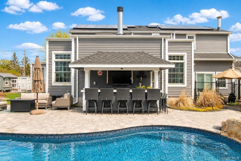 Stunning Fully Renovated Colonial Located In The Highly - photo 20