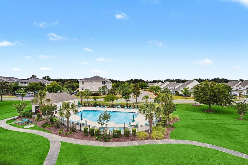 Welcome to this two-bedroom, two-bathroom top-floor condo - photo 23