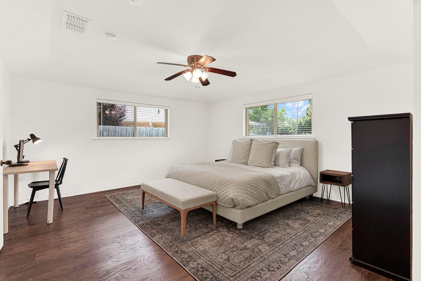 Welcome to 2814 Forest Grove Drive! Step into this impeccably - photo 23
