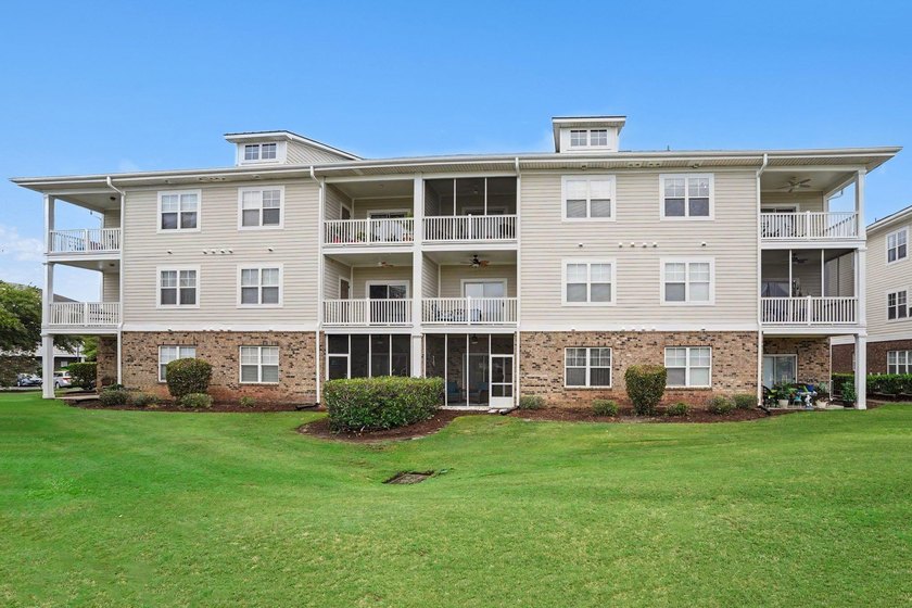 Welcome to this two-bedroom, two-bathroom top-floor condo - photo 24