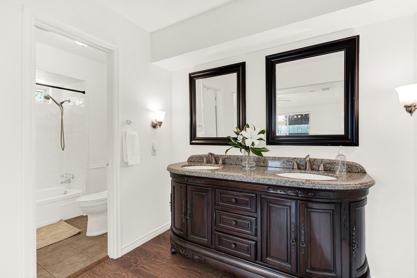 Welcome to 2814 Forest Grove Drive! Step into this impeccably - photo 25