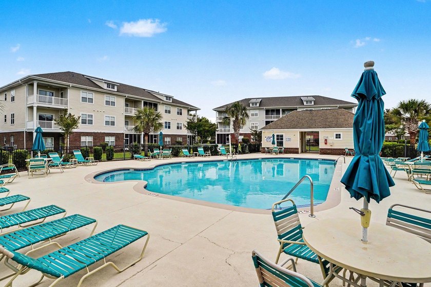 Welcome to this two-bedroom, two-bathroom top-floor condo - photo 26