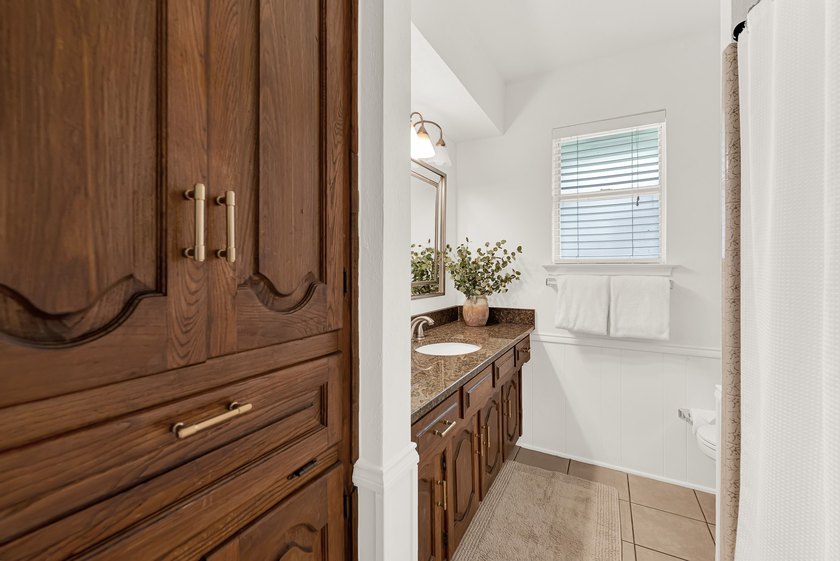 Welcome to 2814 Forest Grove Drive! Step into this impeccably - photo 34