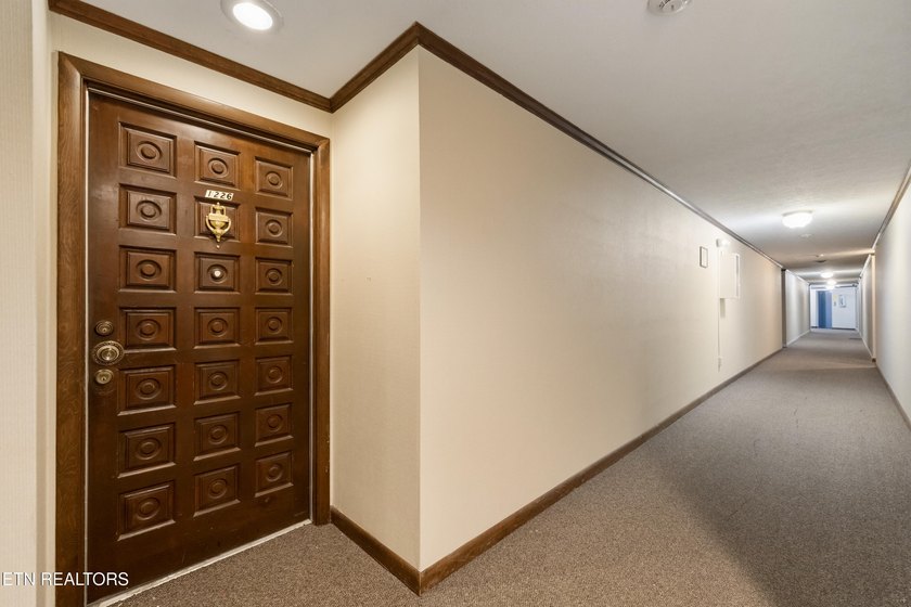 Welcome to the Westcliff Condominiums, one of Knoxville's - photo 2
