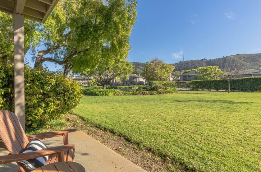 One of the largest updated Arroyo Carmel residences currently - photo 3