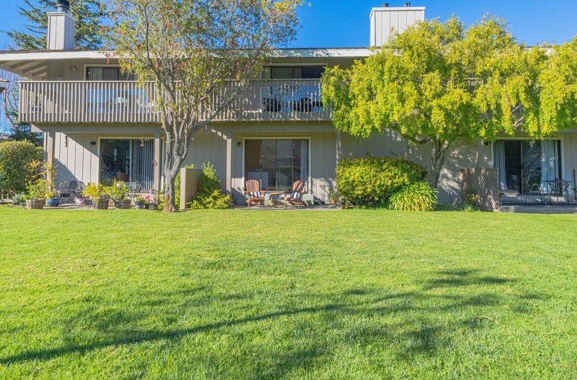 One of the largest updated Arroyo Carmel residences currently - photo 10