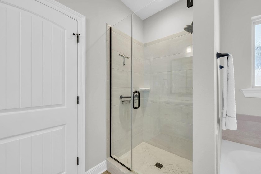 Welcome to the popular Sycamore III floor plan in the - photo 13