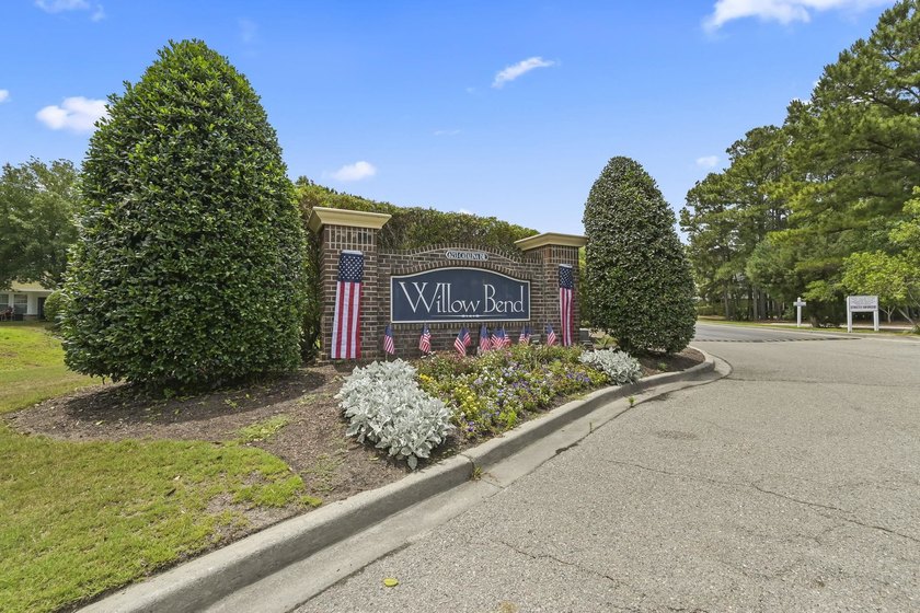 Move in ready 2BR/2BA fully furnished SECOND FLOOR END UNIT with - photo 24