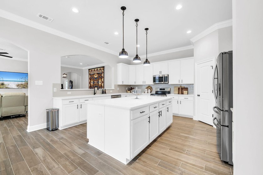 Welcome to the popular Sycamore III floor plan in the - photo 27