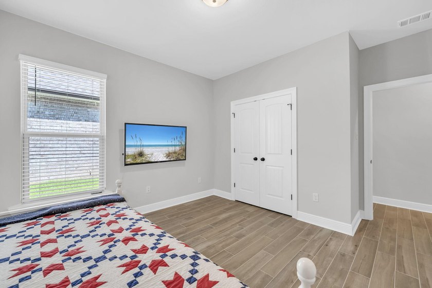 Welcome to the popular Sycamore III floor plan in the - photo 38