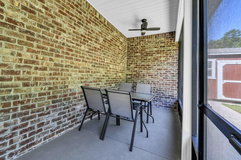 Welcome to the popular Sycamore III floor plan in the - photo 44
