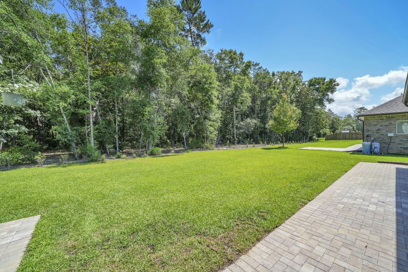 Welcome to the popular Sycamore III floor plan in the - photo 48