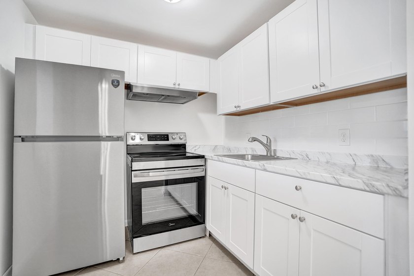 Charming Updated 1-BR/1-BA First-Floor Unit - Just 3.3 Miles to - photo 8