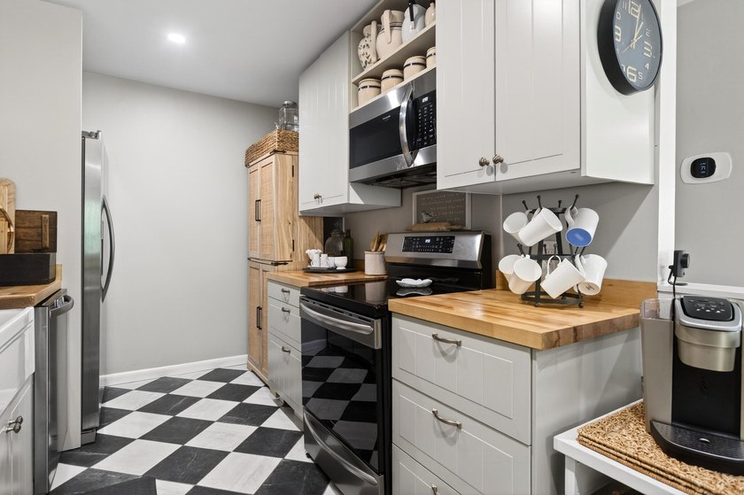 Welcome to this charming 4 bedroom 2 bath house in the heart of - photo 13