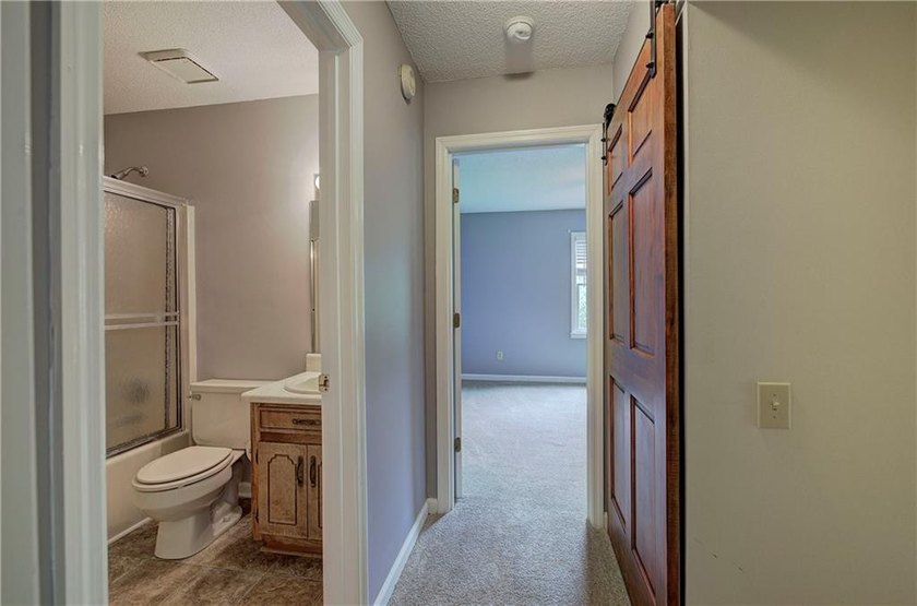 Tucked away on a quiet dead-end street just minutes from town - photo 32