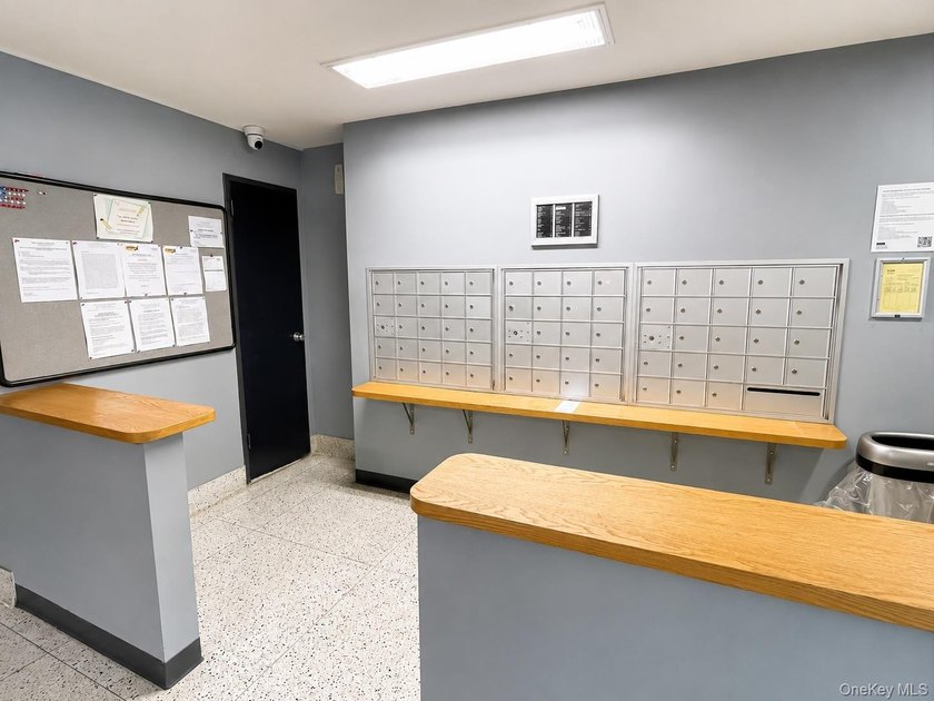 Bright and well-maintained 1-bedroom unit located on the second - photo 15