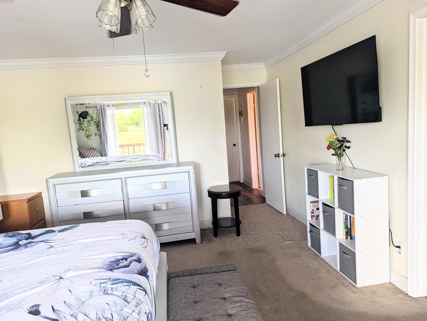 BACK ON THE MARKET! Spacious centrally located townhome in the - photo 16