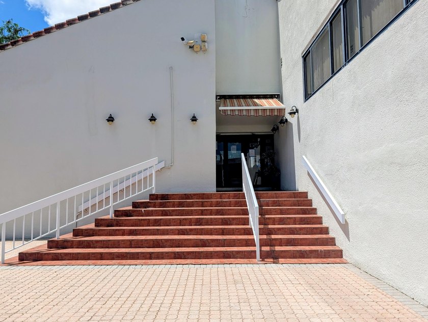 BACK ON THE MARKET! Spacious centrally located townhome in the - photo 23