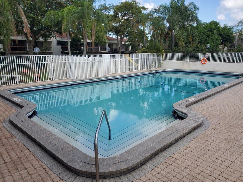 BACK ON THE MARKET! Spacious centrally located townhome in the - photo 27