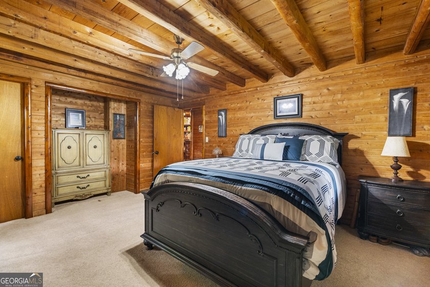 Rustic charm meets modern comfort in this beautiful log home - photo 18