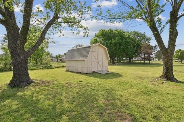 Charming 2-bedroom, 2-bath home set on nearly 2.5 peaceful acres - photo 27
