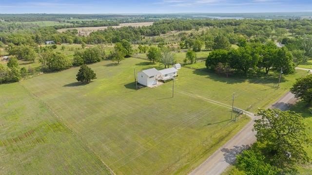 Charming 2-bedroom, 2-bath home set on nearly 2.5 peaceful acres - photo 30