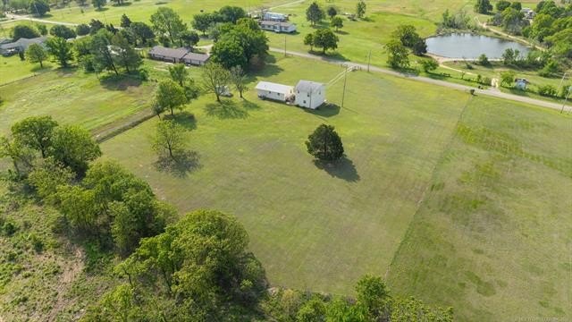 Charming 2-bedroom, 2-bath home set on nearly 2.5 peaceful acres - photo 33