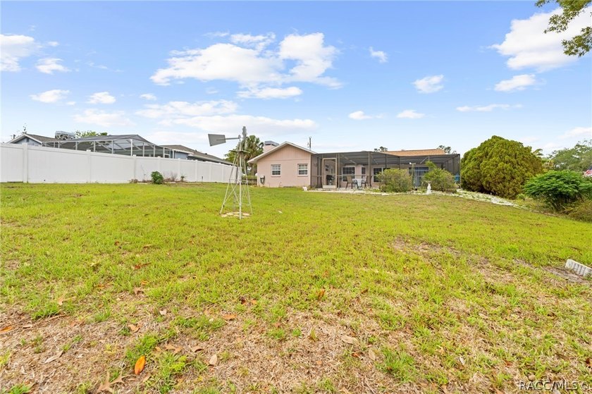 Discover your slice of Florida living at 13378 Drayton Dr - photo 44