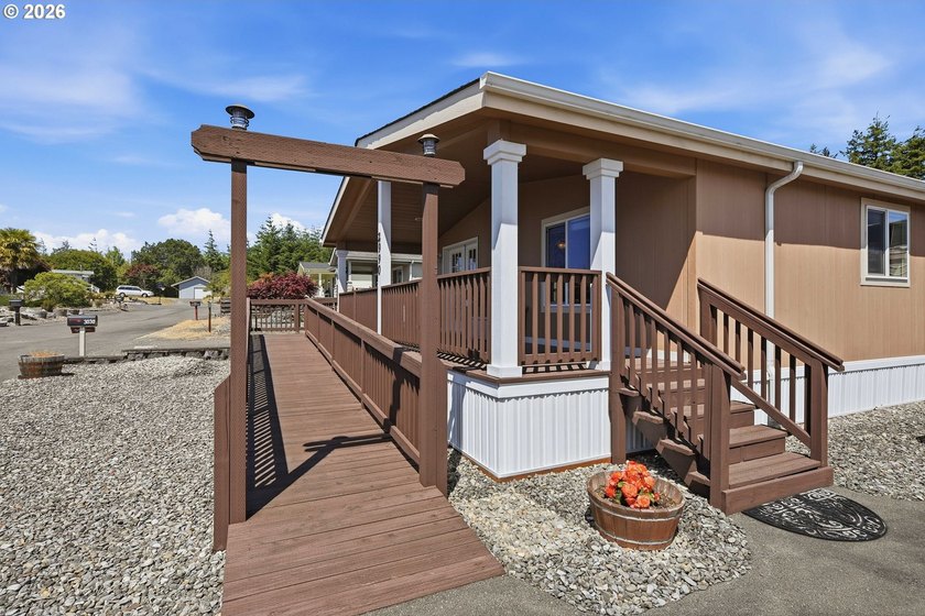 Beautifully maintained 2-bedroom, 2-bath home offering 1,295 - photo 29