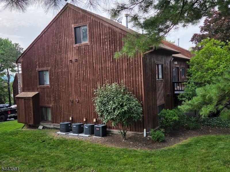 Welcome to Great Gorge Village! This beautifully renovated - photo 3