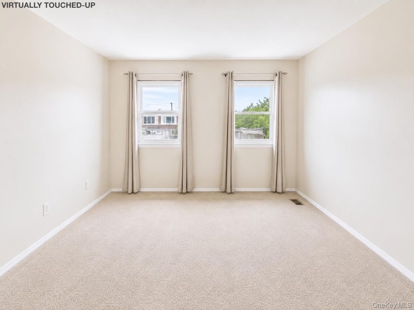 Welcome to 140 Regis Drive, a versatile Staten Island property - photo 18