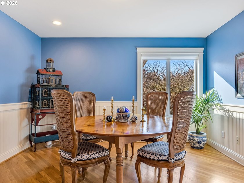 Well built and meticulously maintained, this exquisite Shamrock - photo 18