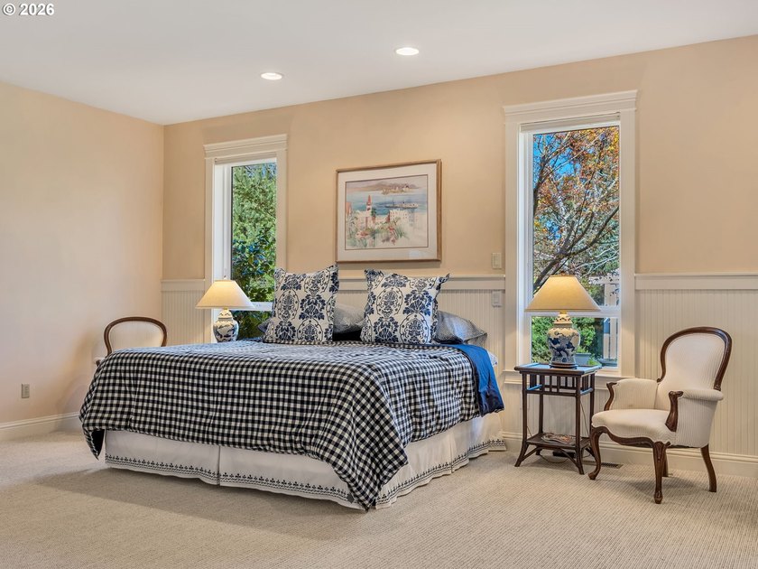 Well built and meticulously maintained, this exquisite Shamrock - photo 23