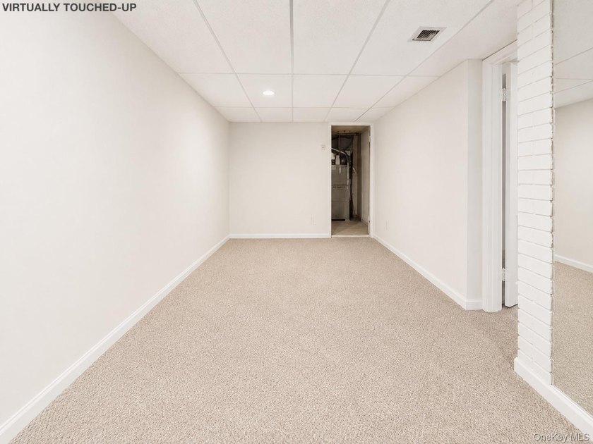 Welcome to 140 Regis Drive, a versatile Staten Island property - photo 24