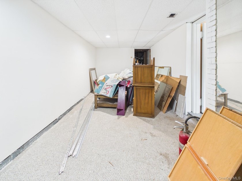 Welcome to 140 Regis Drive, a versatile Staten Island property - photo 25