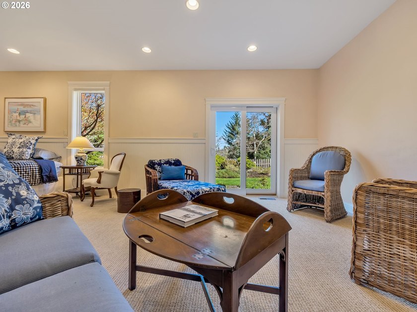 Well built and meticulously maintained, this exquisite Shamrock - photo 25