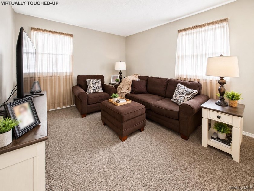 Welcome to 140 Regis Drive, a versatile Staten Island property - photo 30